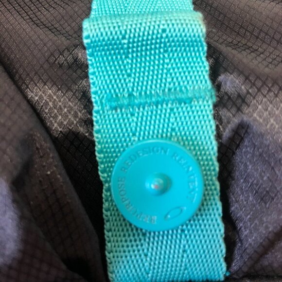 OAKLEY Black & Turquoise Athletic Gym Tote Shoulder Bag - Picture 11 of 16